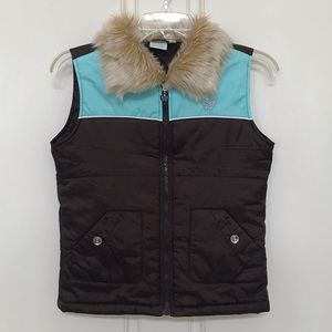 Girl’s Vest with Fur Collar (Sideout)